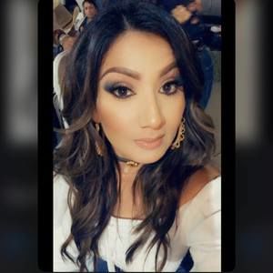 Meet your Posher, Vicky